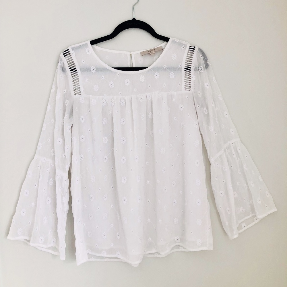 white eyelet peasant blouse / size xs